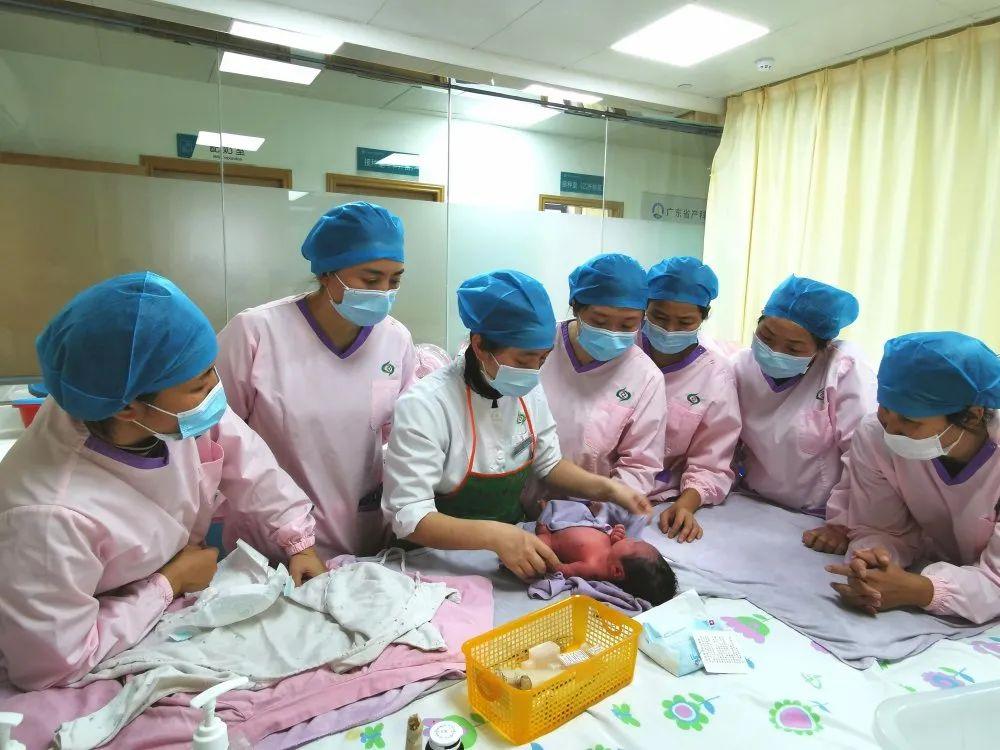 光明区妇婴监护型护送